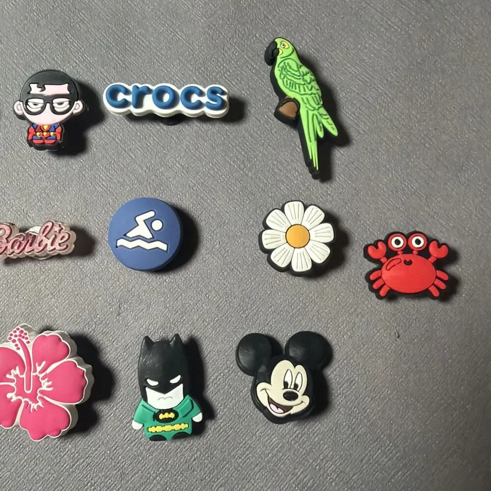 19Shoe Charms for Crocs – Mixed Cartoon  & Character Designs-L
